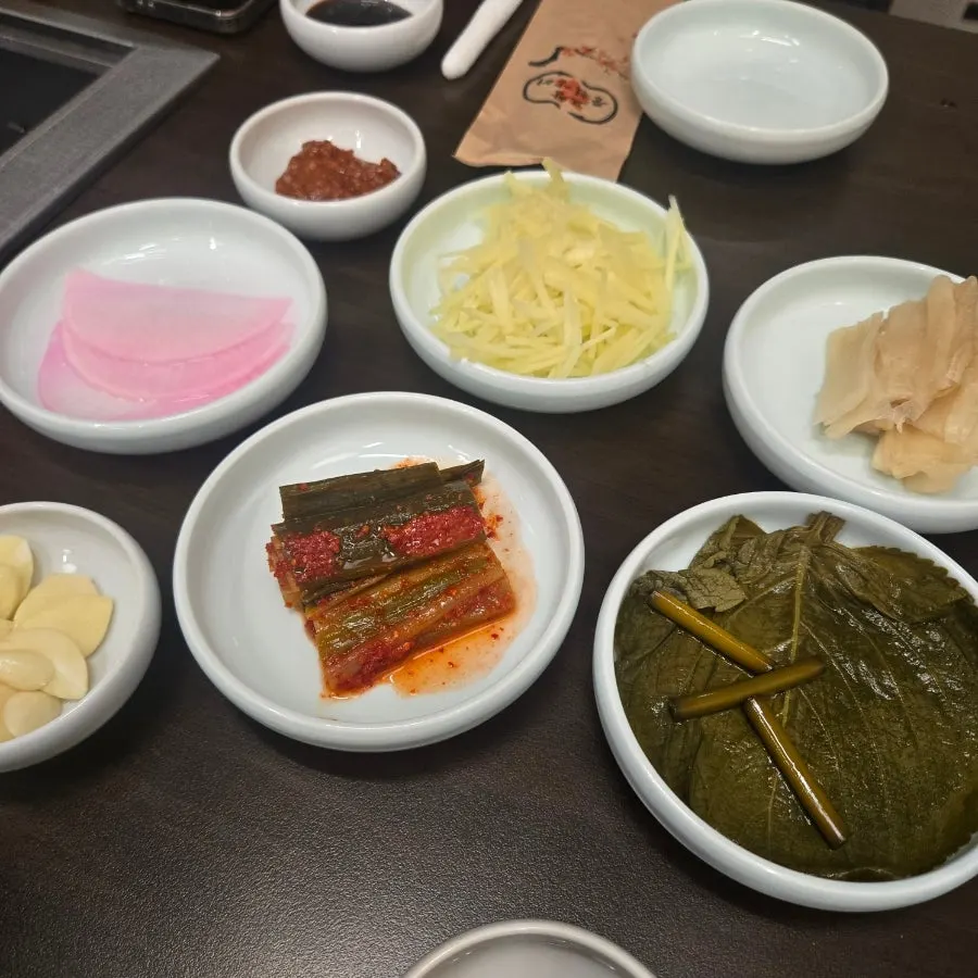 고창풍천장어 기본 반찬 한 상