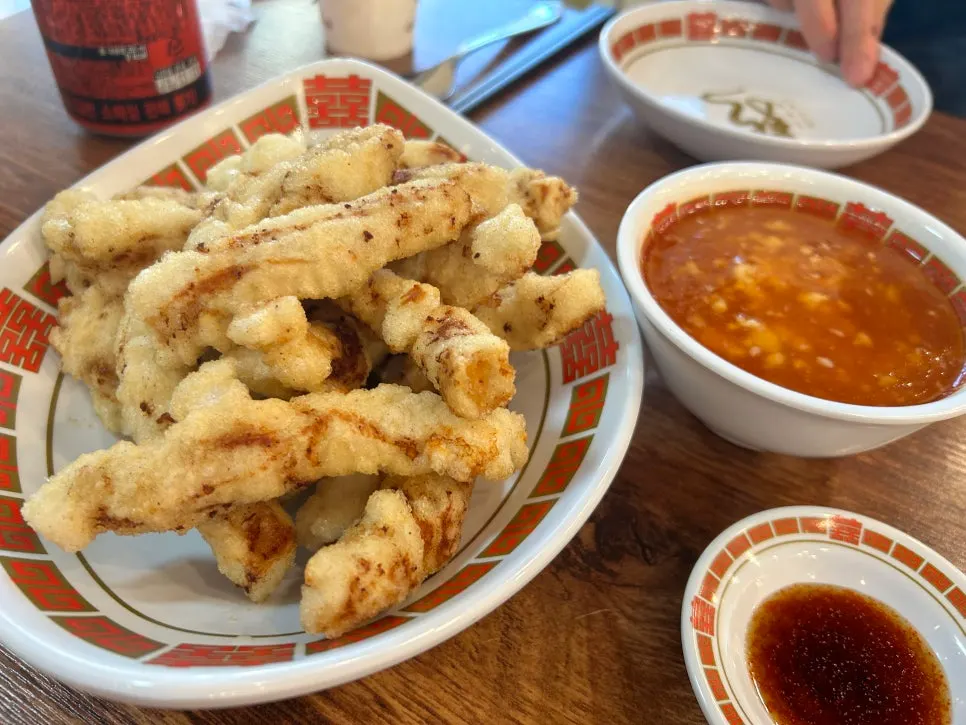 마늘 칠리소스를 두른 탕수육 클로즈업