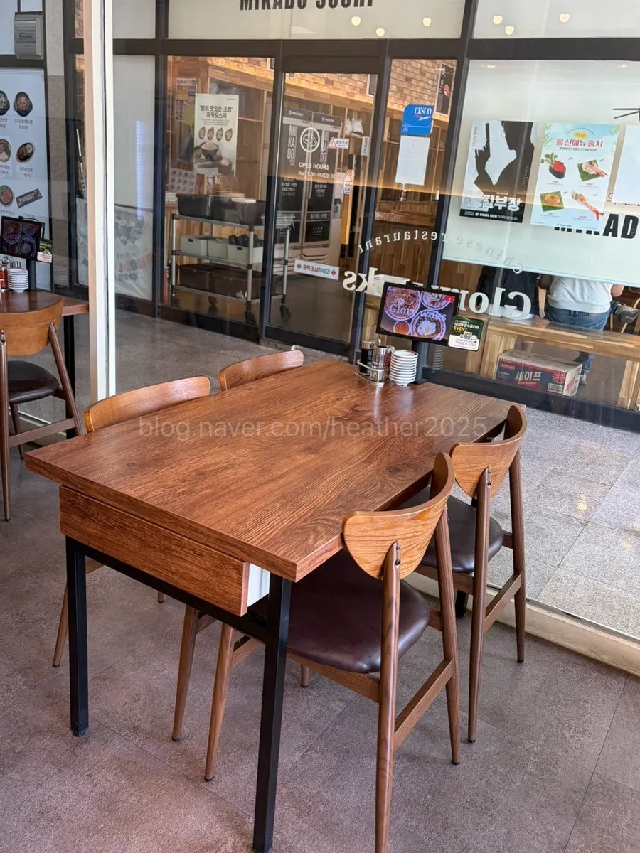 밝고 깔끔한 글로리웍스 내부 분위기