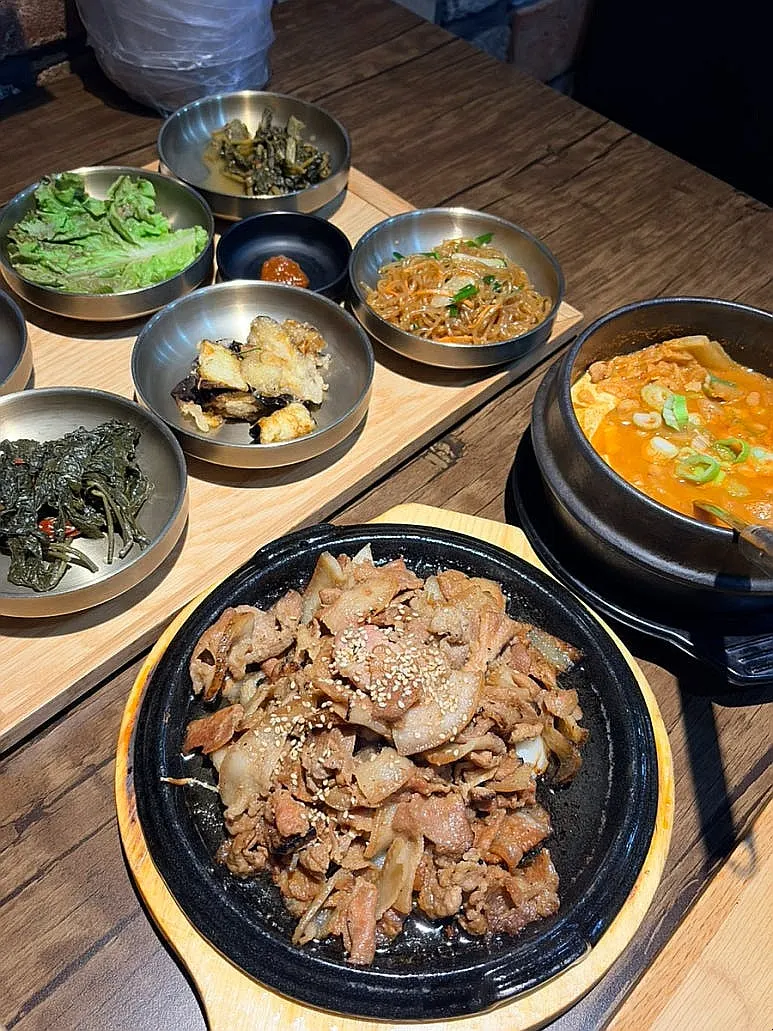숯불구이 정식 상차림