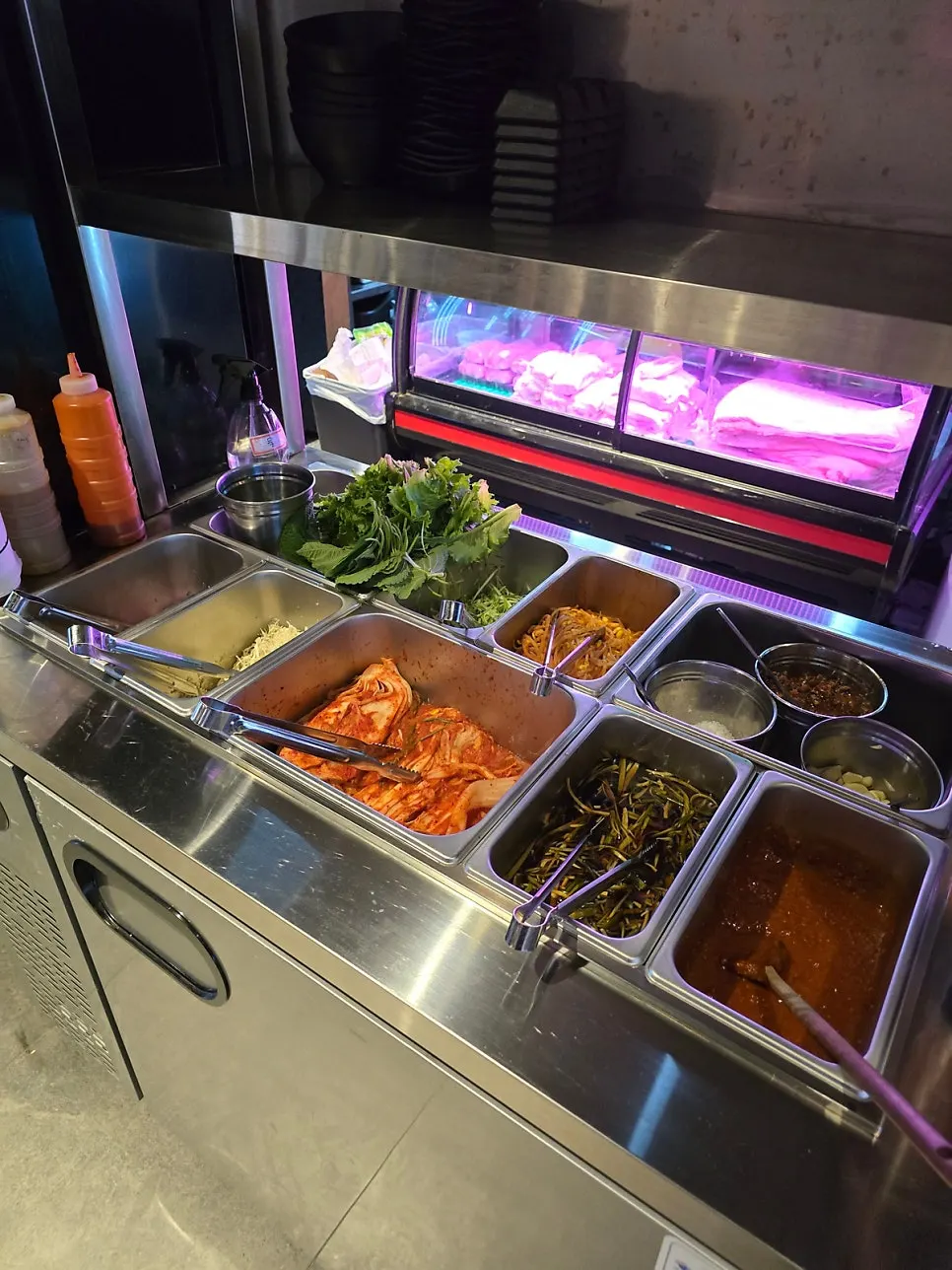 Self-bar for grabbing extra side dishes