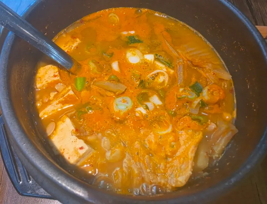 무한리필 반찬과 청국장