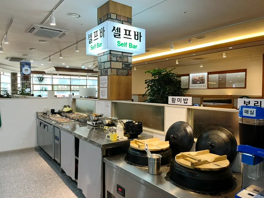 Sudut self-bar untuk refill lauk