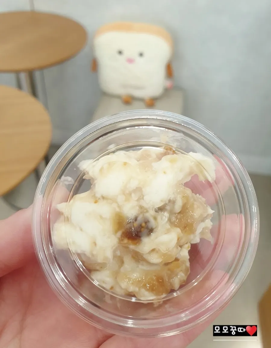 Cream cheese gifts displayed for the receipt review event
