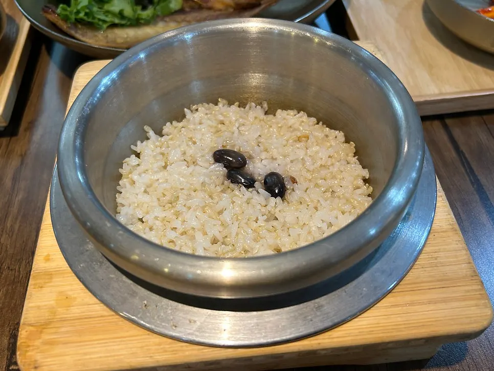 Tteuranchae bapsang set for two, fully laid out