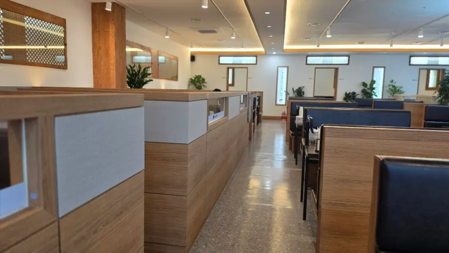 Entrance and information area of Gim Myeongju Tteuranchae Bapsang Sinjung-dong Branch