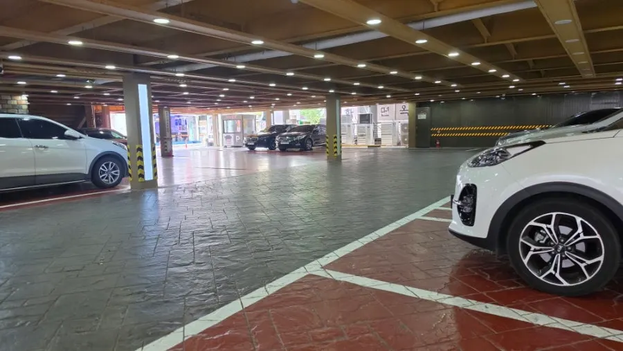 Spacious parking area in front of the restaurant