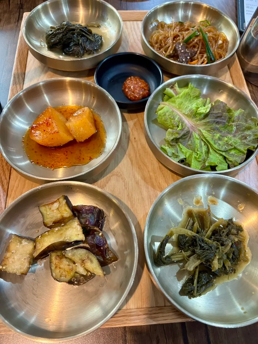 Cheonggukjang served in an earthenware pot
