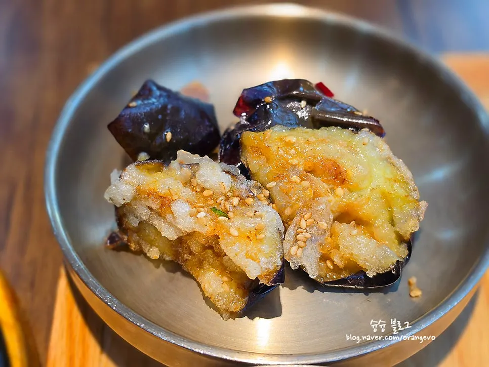 A plate of basic side dishes