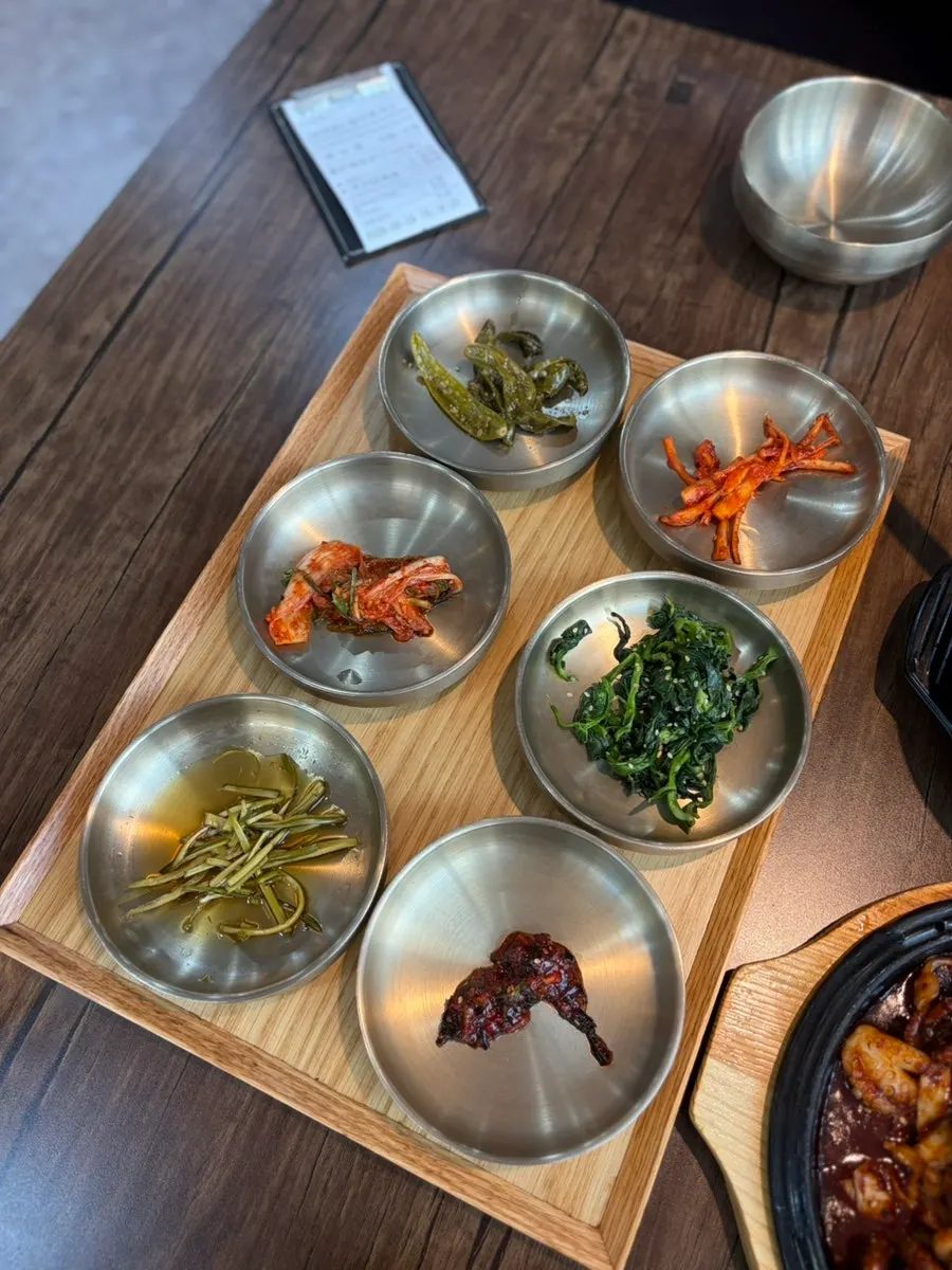 The ordered Tteuranchae Bapsang table setting