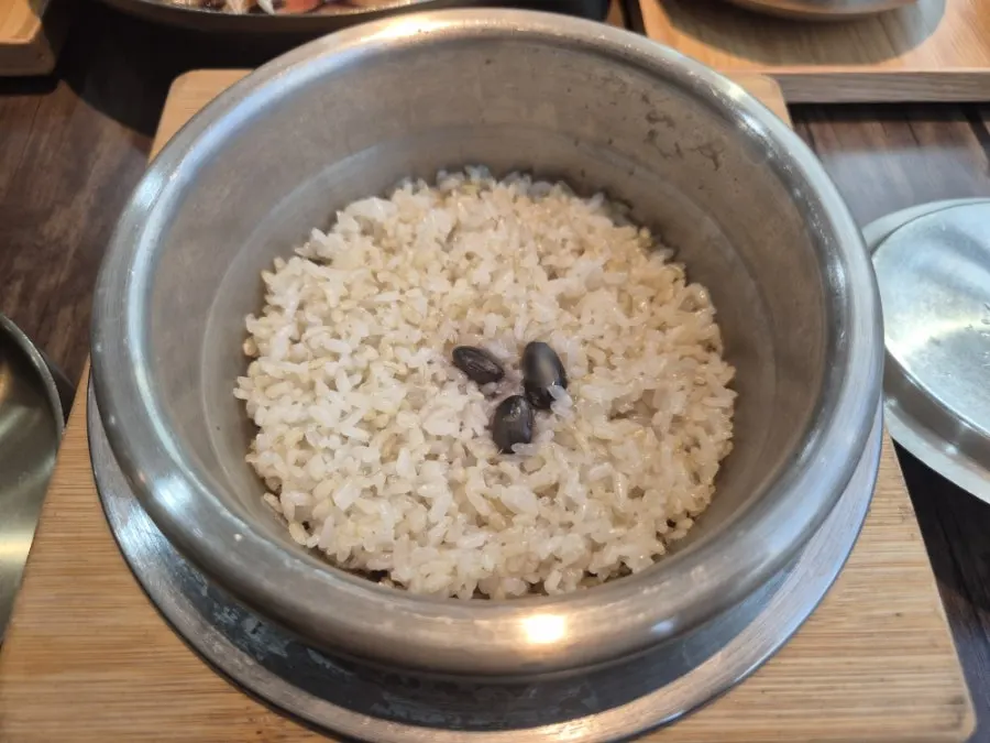 Single-dish soy marinated crab made with Jeju yellow crab