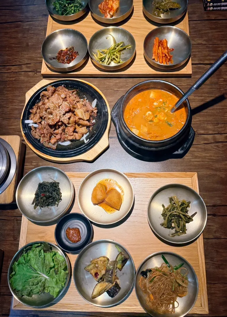 A meal paired with cheonggukjang and pot rice