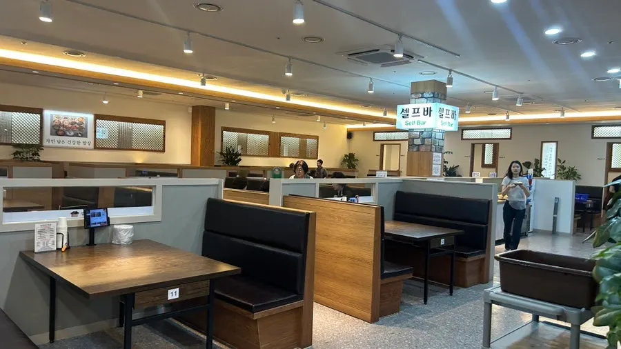 Korean set-meal restaurant near Sinjungdong Station