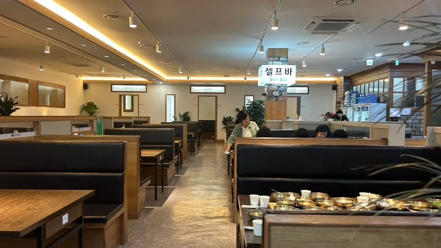 Korean set meal for a family outing