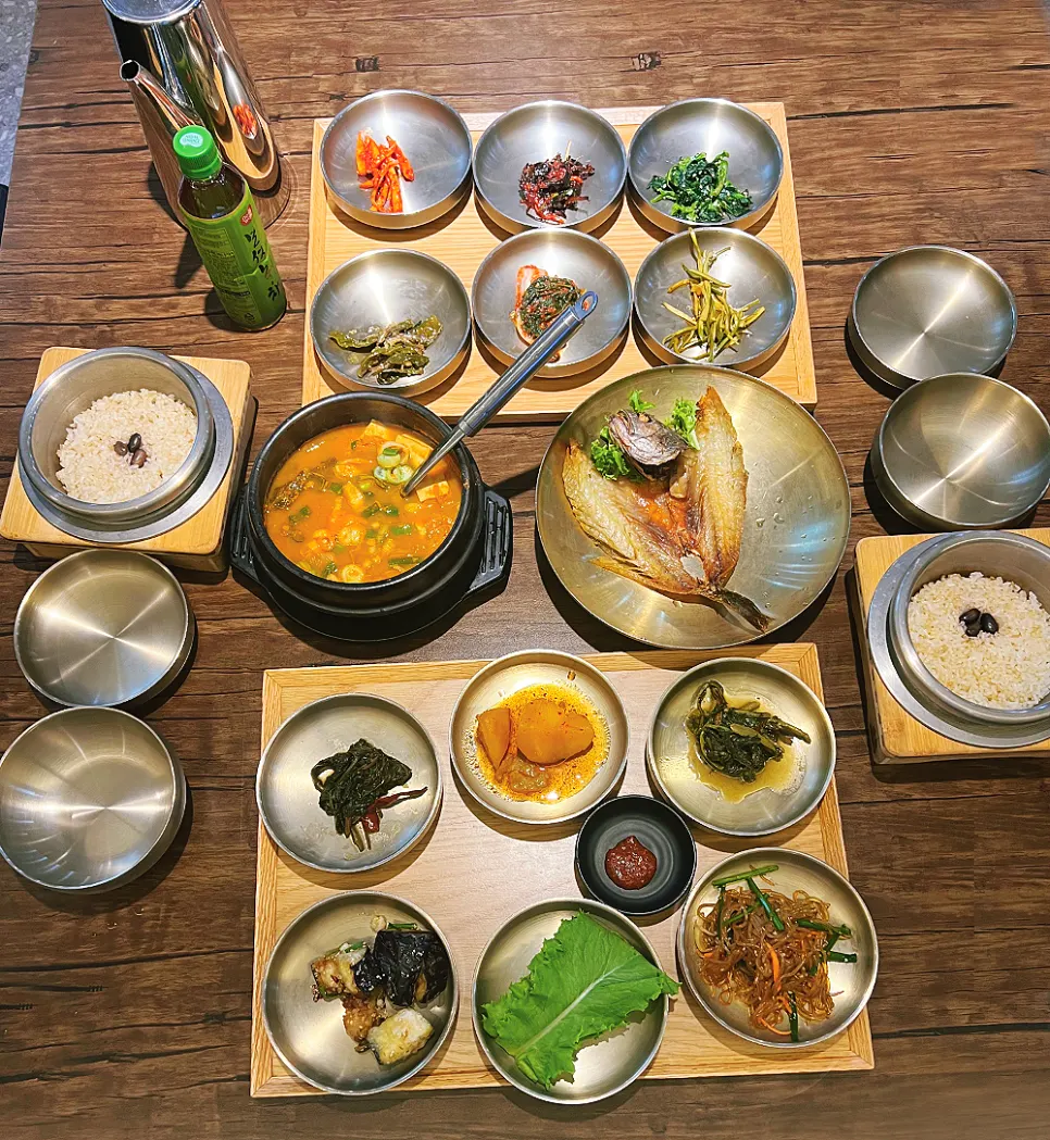 Turmeric-steamed Yeonggwang Beopseongpo barley corvina