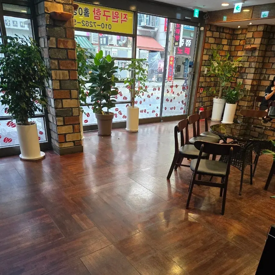 무료 커피로 마무리한 식사 시간