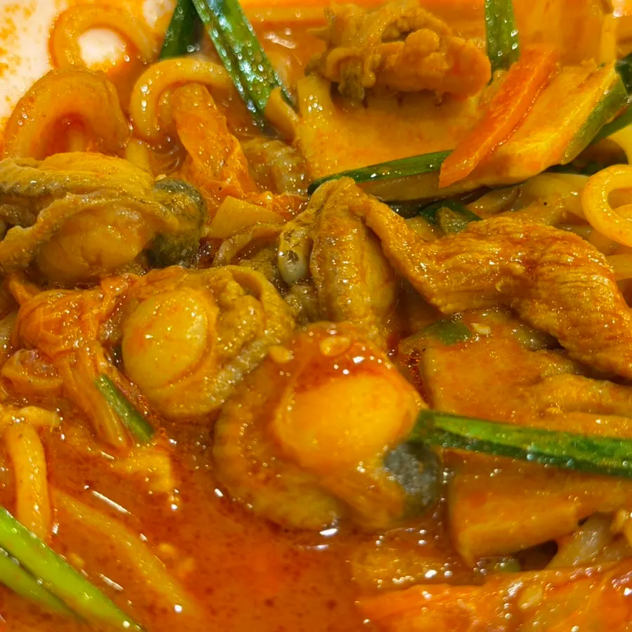 Seafood and scallops inside the jjamppong