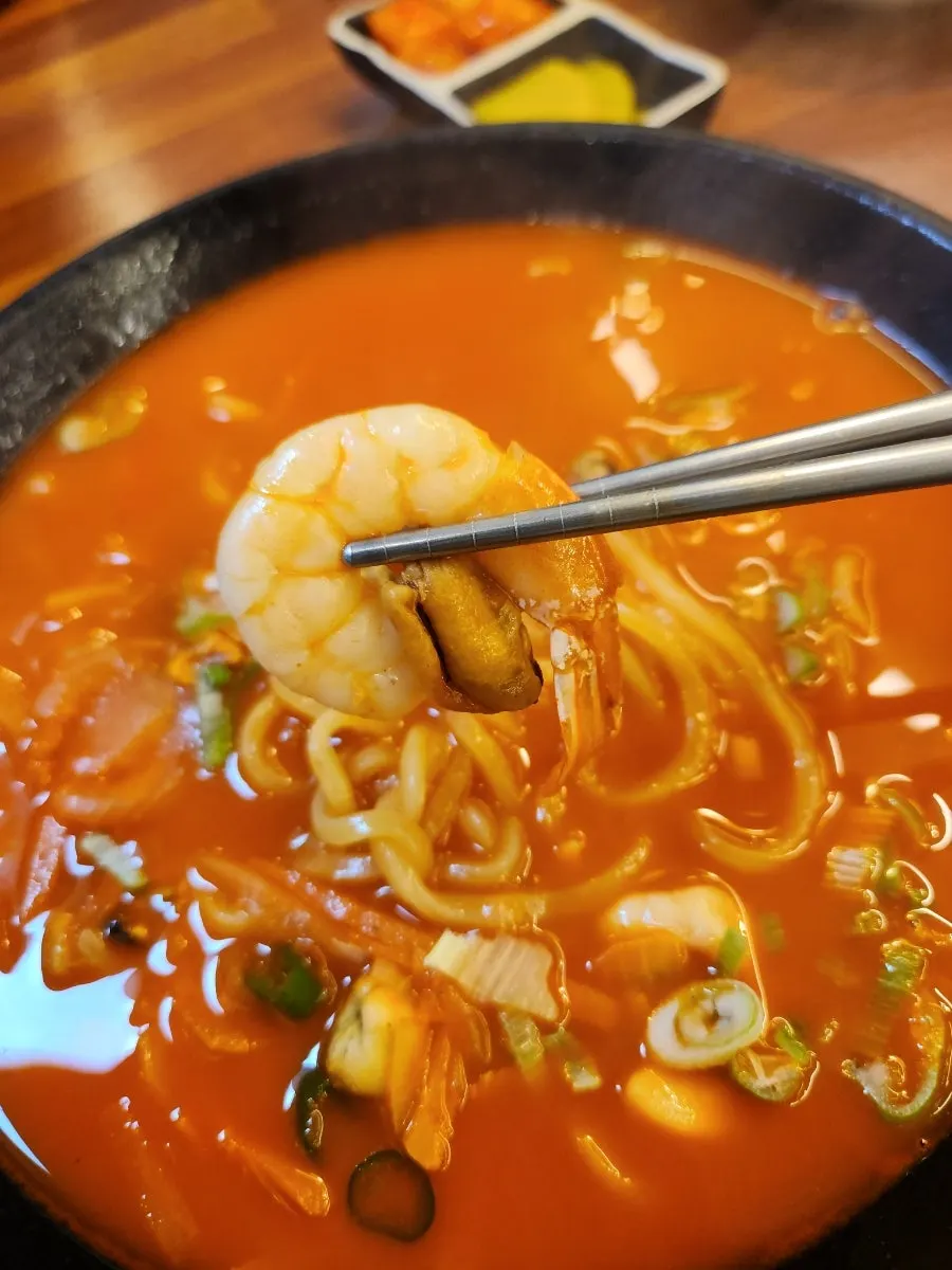 해물이 넉넉한 피앤칙 짬뽕