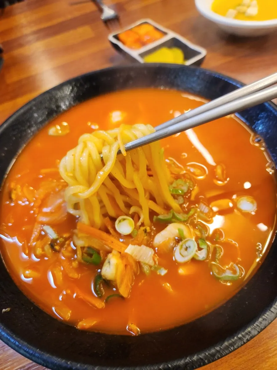 짬뽕 국물을 떠올린 모습