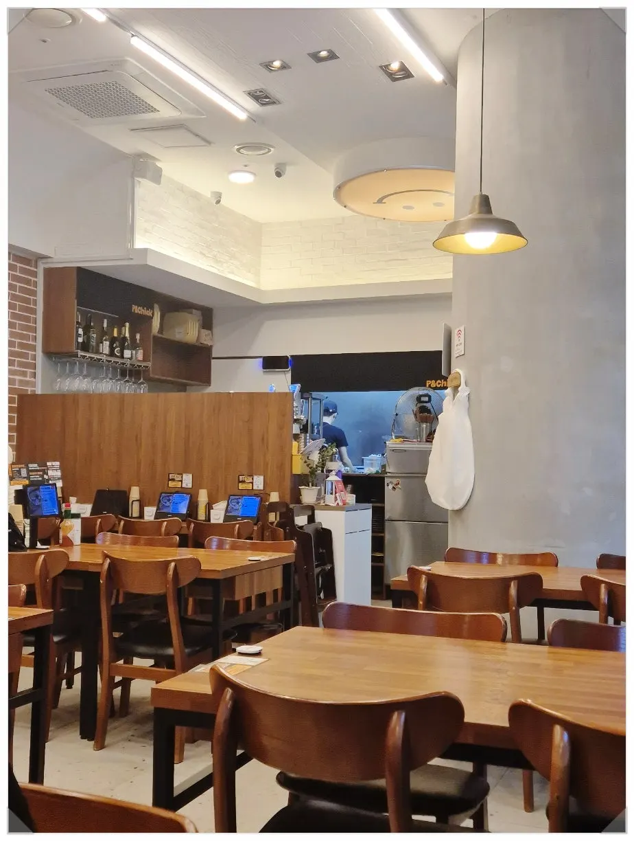 피앤칙 매장 내부 좌석