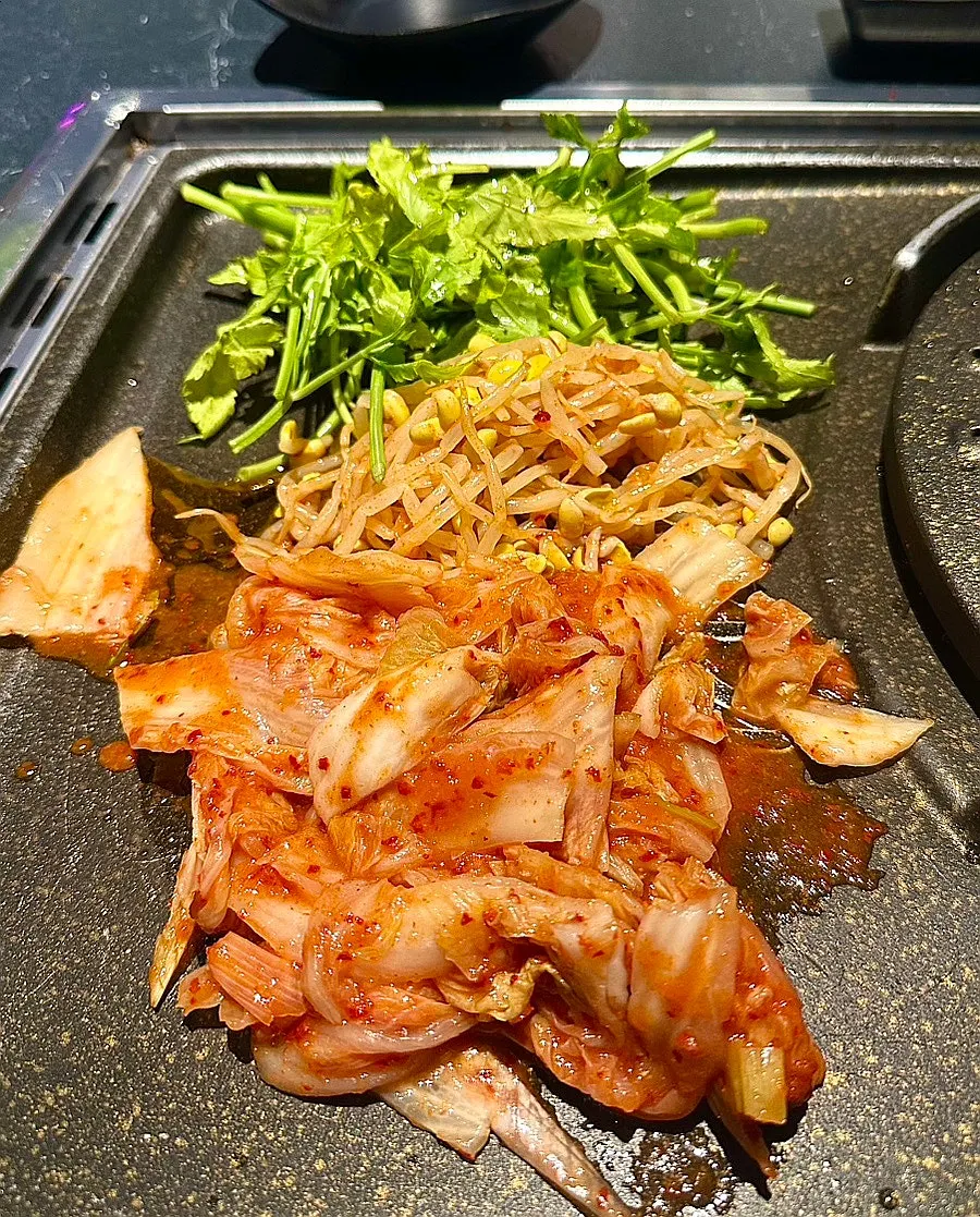 반찬 역할을 적어둔 테이블 안내
