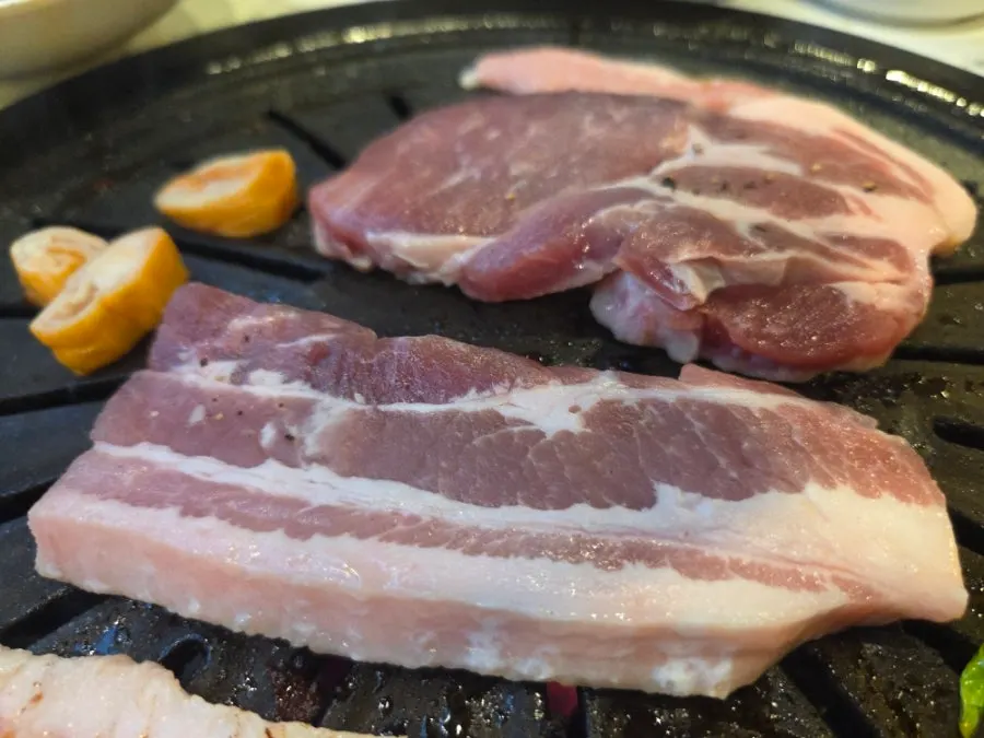 Thick-cut raw pork belly and pork neck