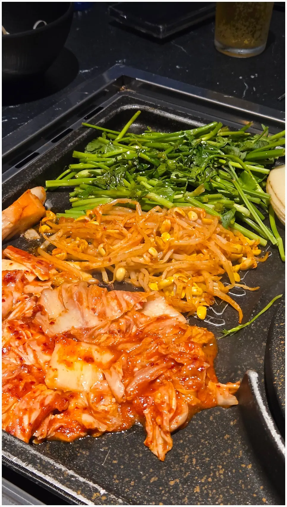 김치와 미나리, 콩나물 기본 찬