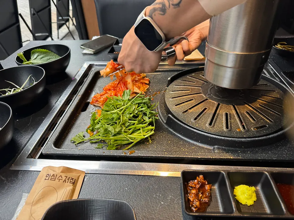 Basic side dishes and sauces set up after ordering