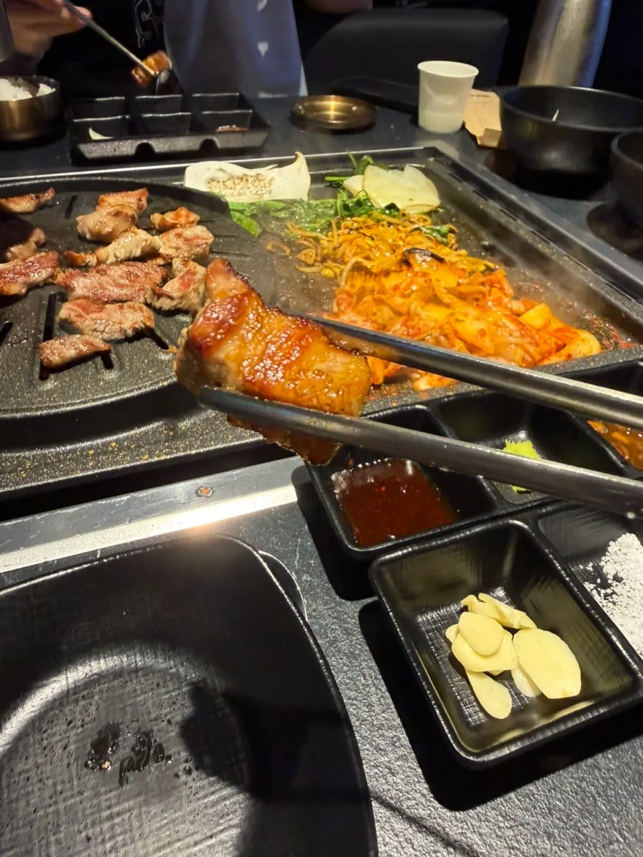 Guide showing which sauce is which, with a sauce plate