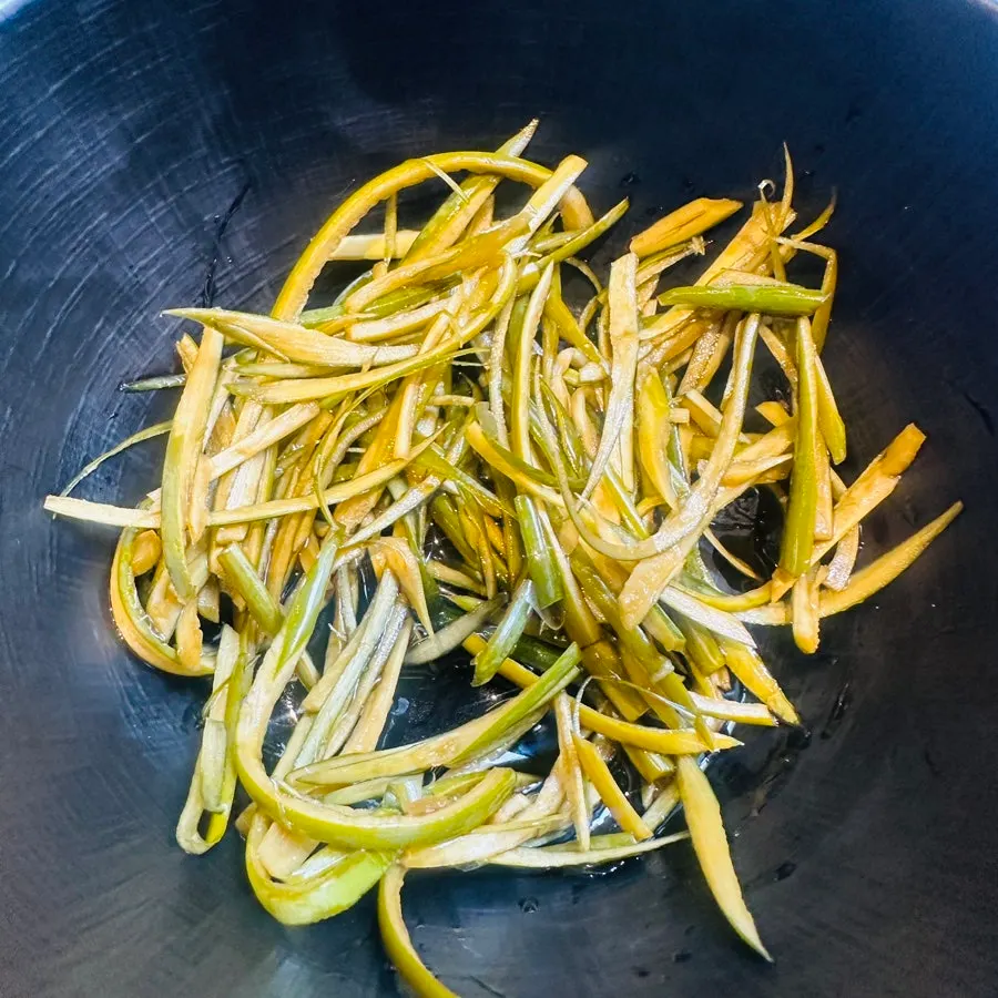 삼겹살과 잘 어울리는 짭조름한 장아찌 반찬