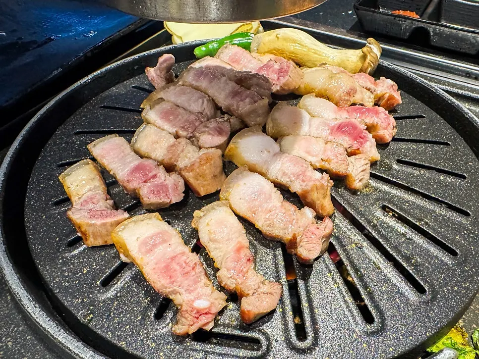 기름 튐을 줄인 참돼짓간 수제 불판