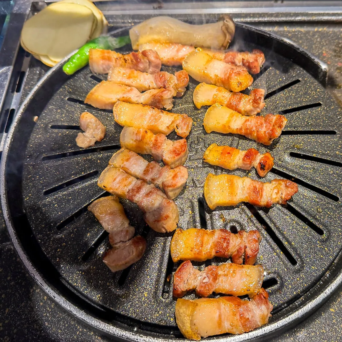 참돼짓간 부천신중동점 삼겹살 한 상