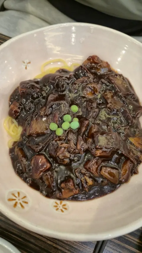 옛날 스타일의 지존 짜장면