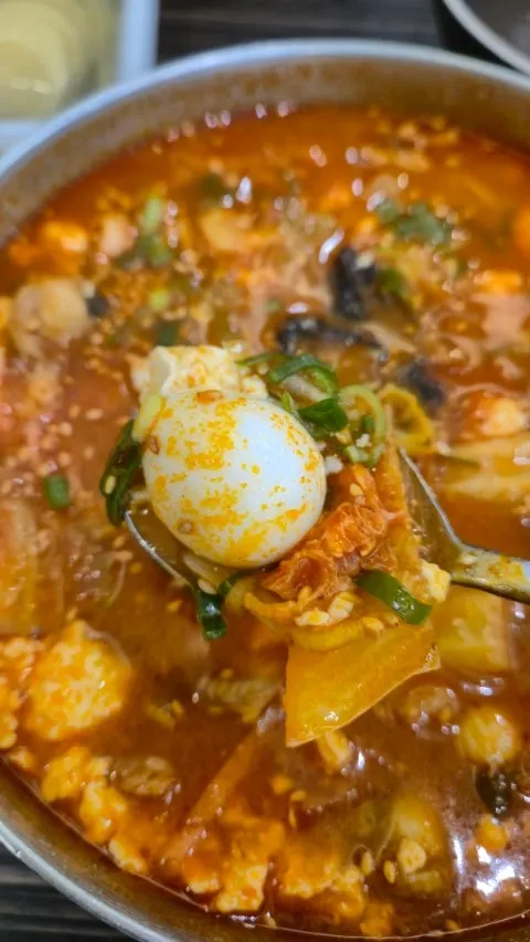 순두부짬뽕밥 속 해산물 건더기