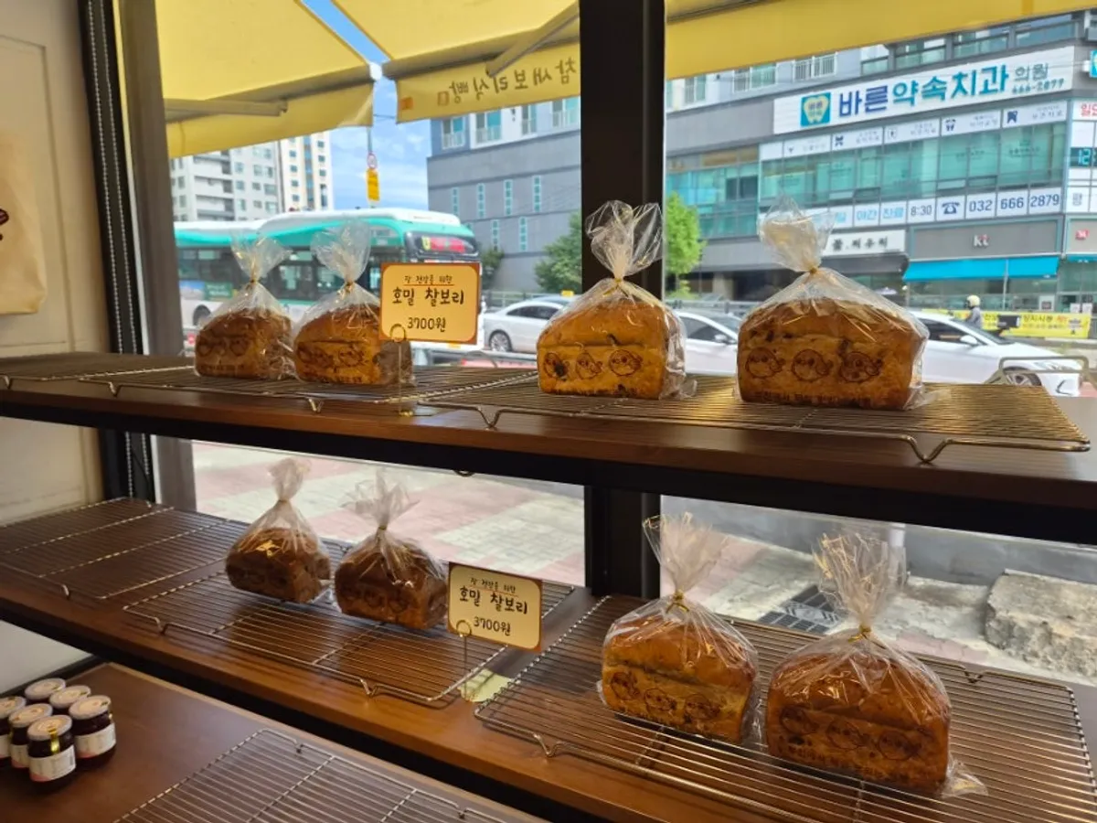 참새보리식빵 부천본점 식빵 진열대