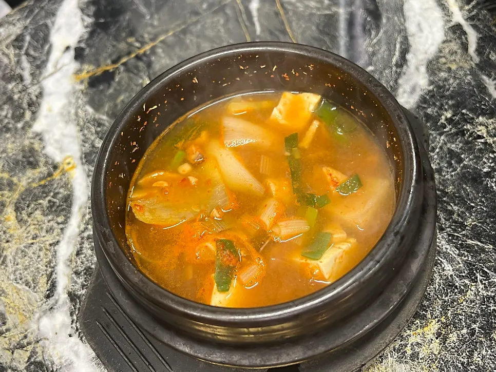 고기와 곁들인 된장찌개