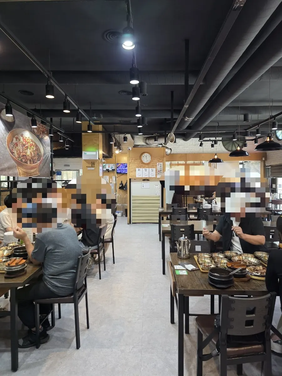 Pintu masuk restoran Gim Myeongju Tteuranchae Bapsang