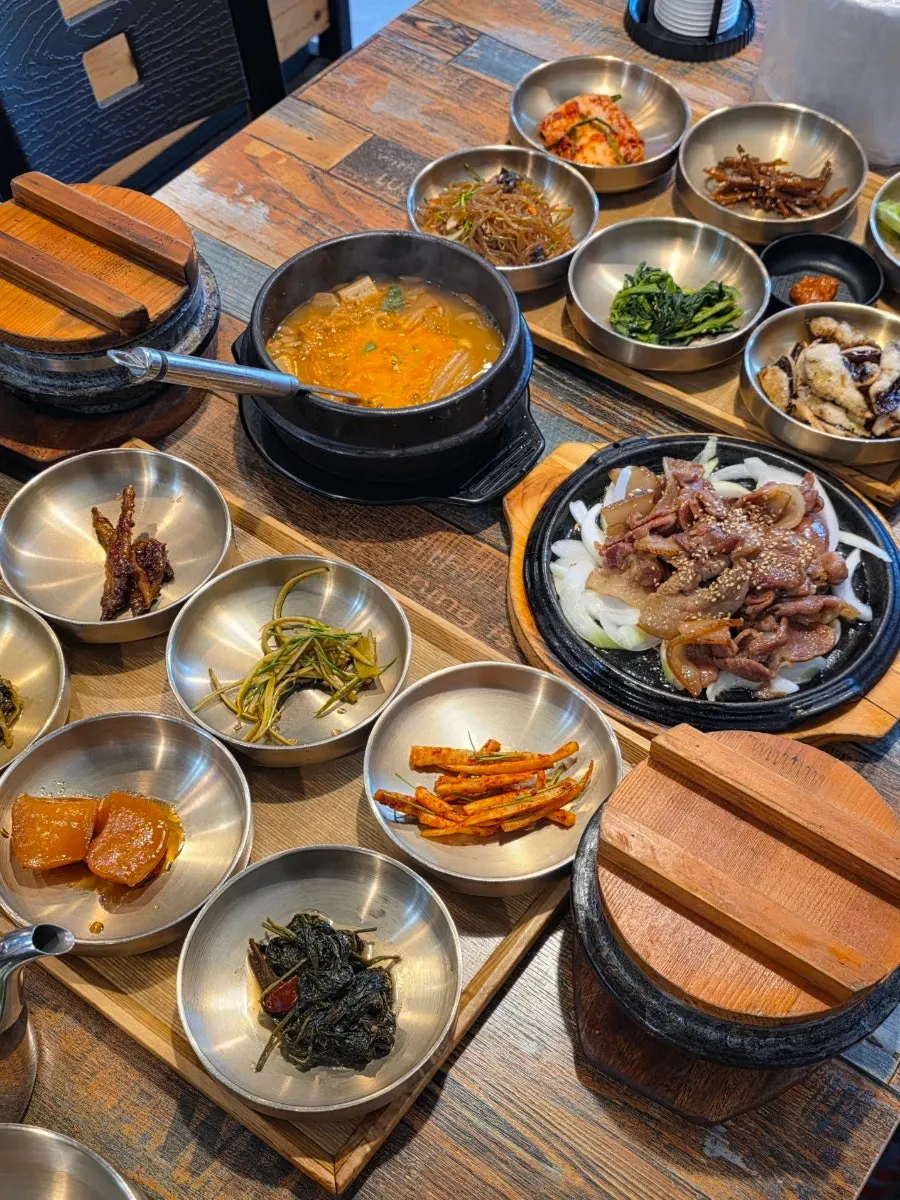 Set Tteuranchae Bapsang yang siap dihidangkan selepas order