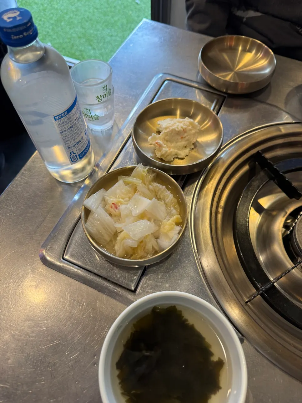 Seonyang soju with side dishes
