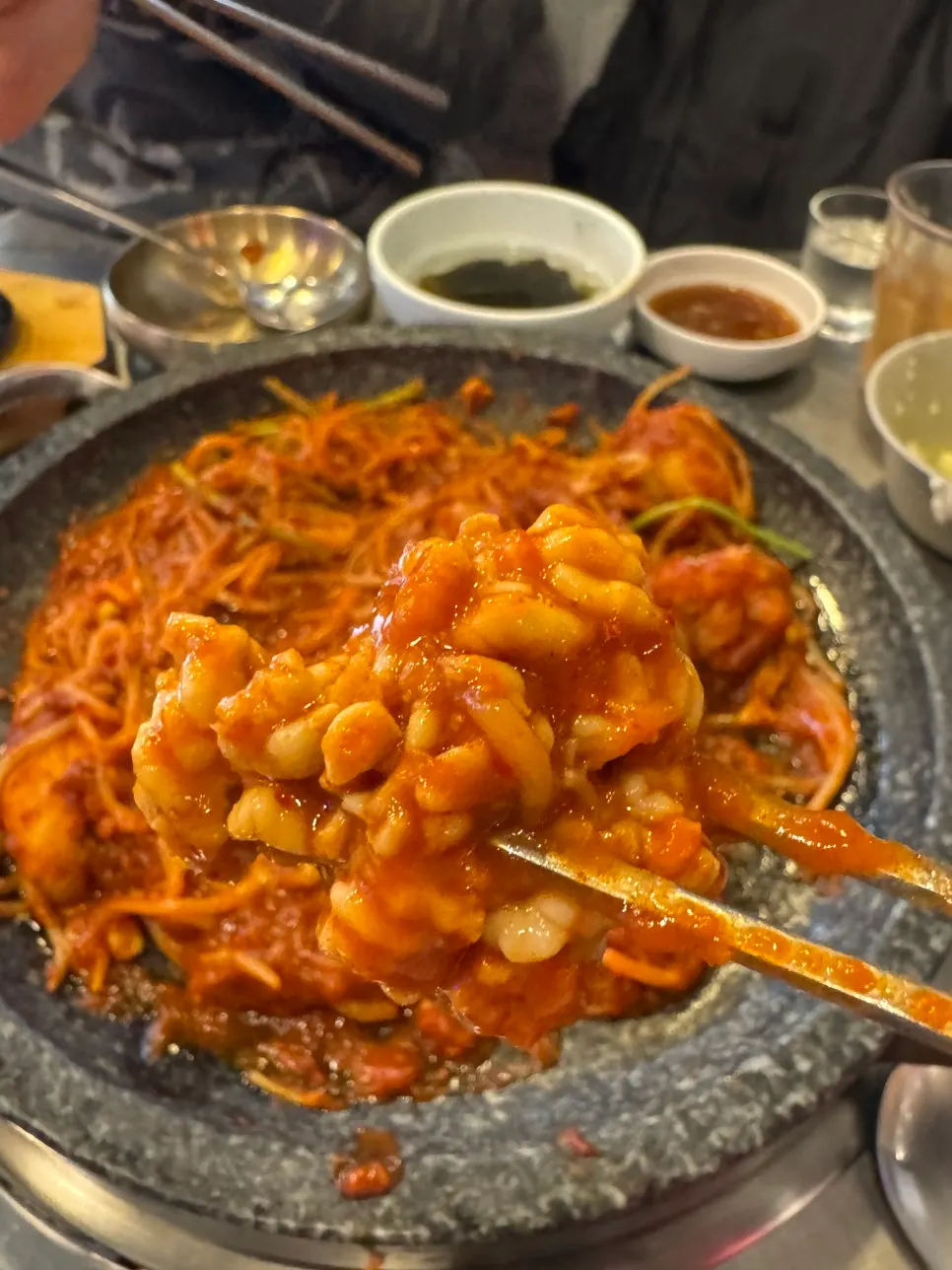Bean sprouts and sea squirt in the agujjim