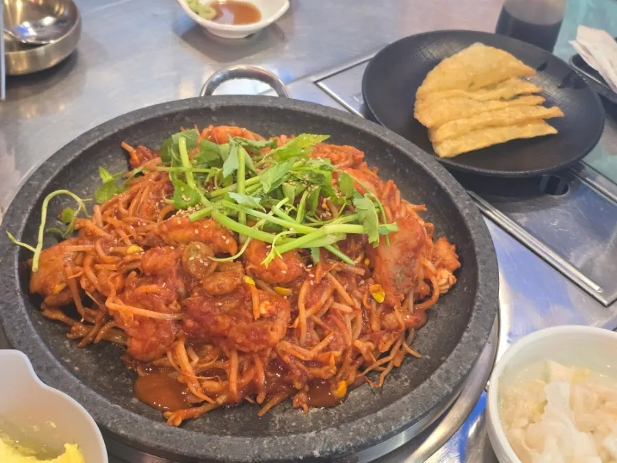 10분 만에 나온 아구찜과 납작만두