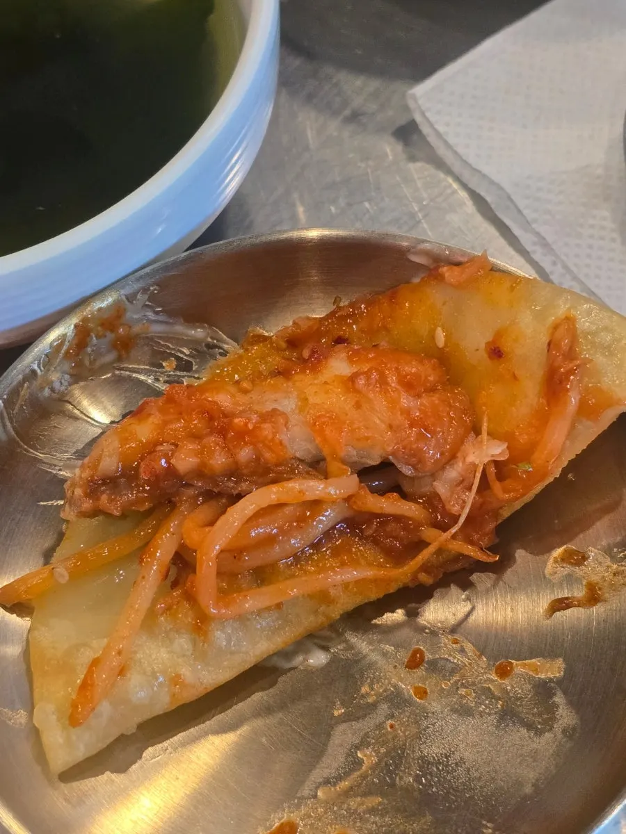 양 많은 아구찜 한상차림 전체 모습