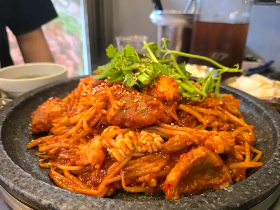해물특별시 부천역본점 돌판 아구찜 상차림