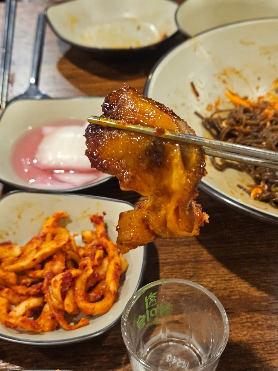 Spicy grilled jokbal with rich charcoal-grilled aroma