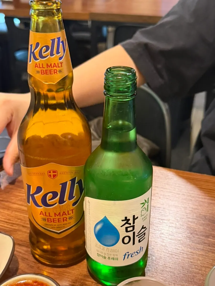 족발과 함께 주문한 소주와 맥주
