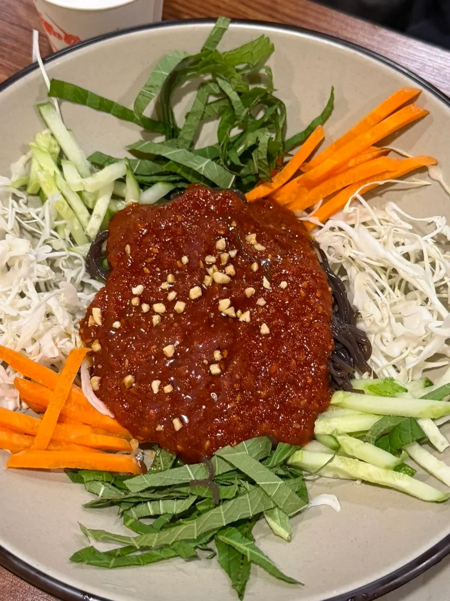 서비스로 나온 막국수