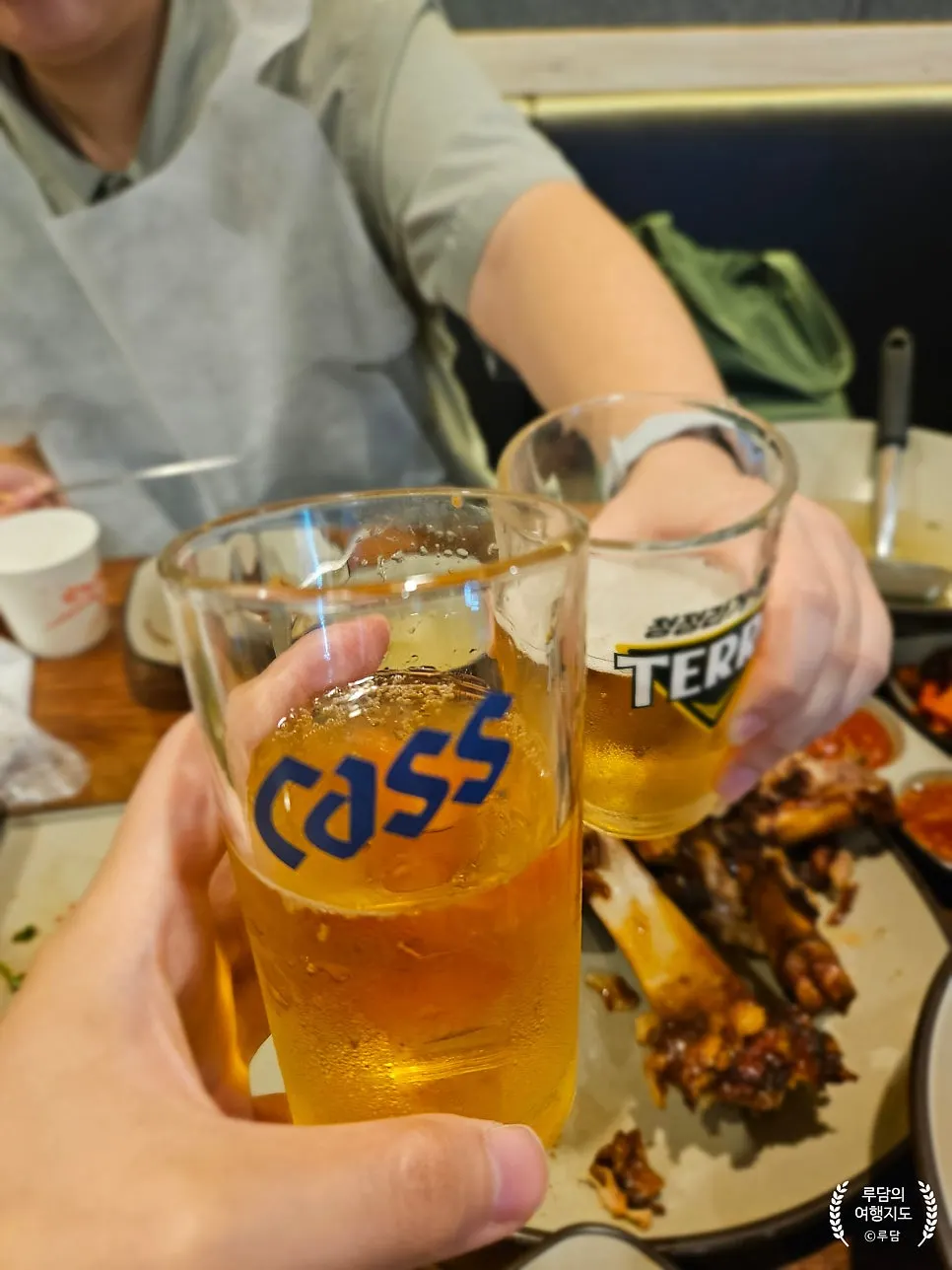 Jokbal meal served with beer