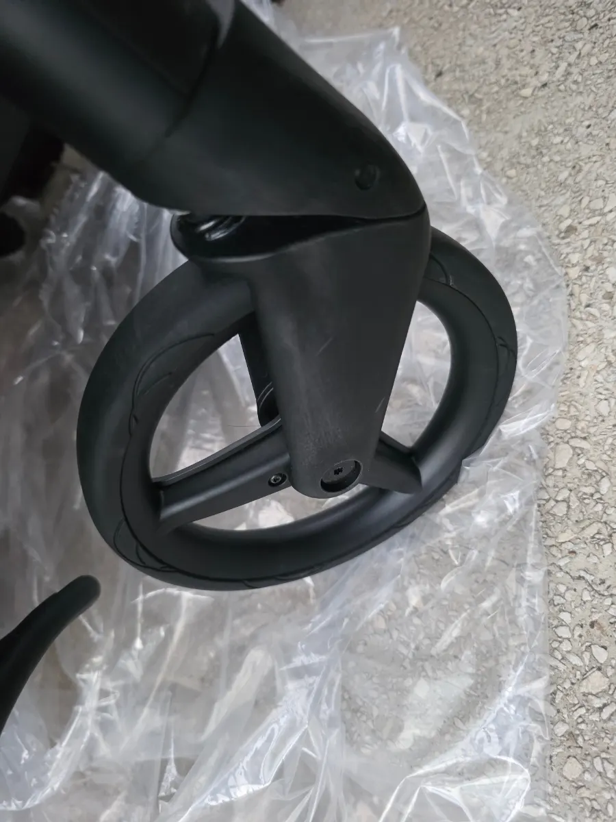 The storage basket underneath the stroller after washing