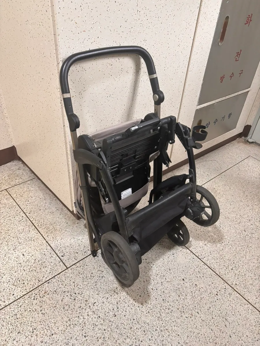 Doorstep stroller pickup service information