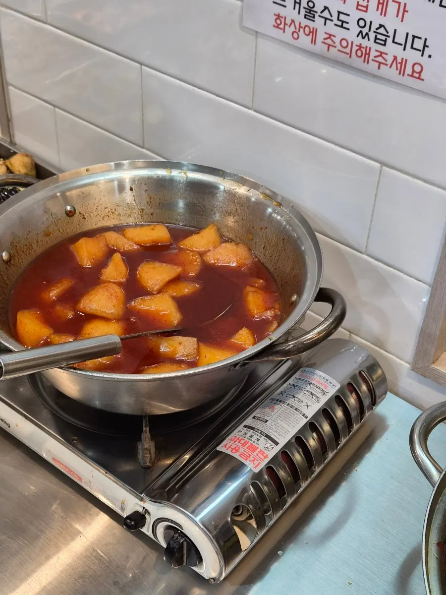 Unlimited-refill Korean side-dish selection